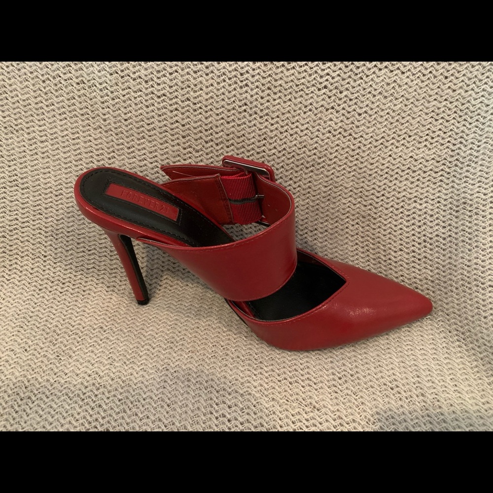 Heels - Picture 5 of 8